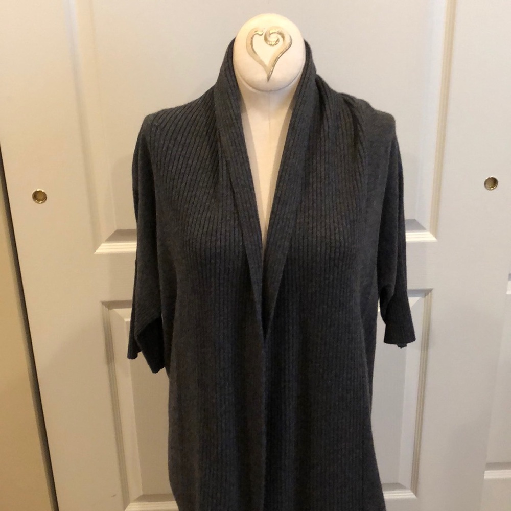 Banana Republic gray short sleeve sweater M